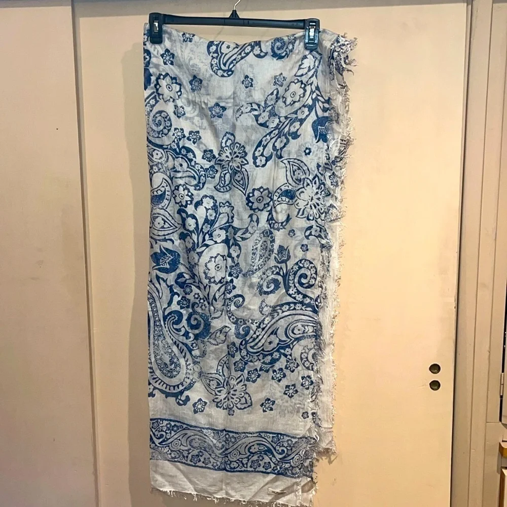 Ayfee Beautifully made long scarf in cream / blue / pashmina or coverup OS